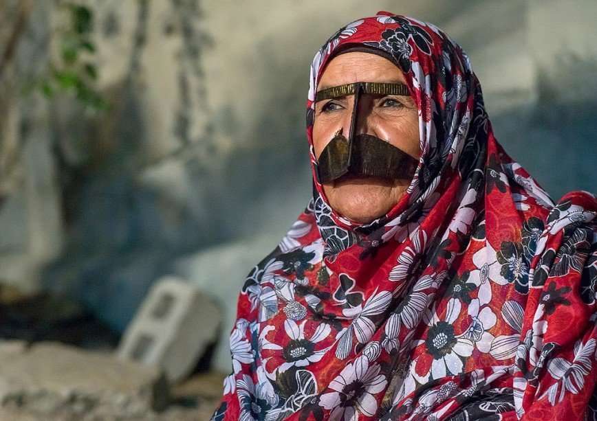 Традиционные маски иранских женщин
