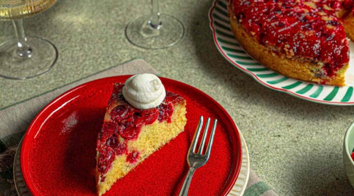 Перевернутий журавлинний пиріг: просте осінне частування