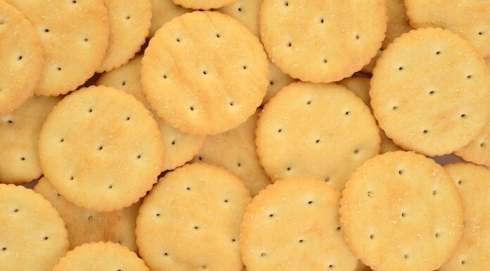 Ritz випускає обмежену серію футбольних крекерів для сезону