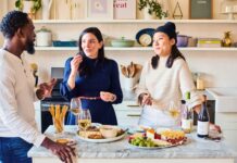 Компліменти на кухні, які обертаються проти вас: що не варто говорити