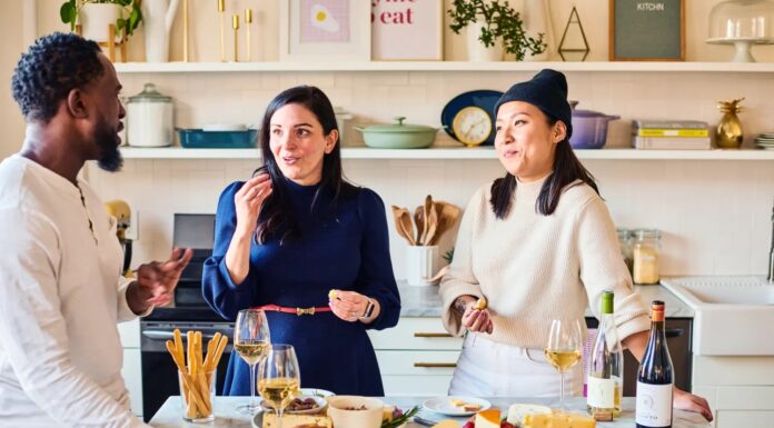 Компліменти на кухні, які обертаються проти вас: що не варто говорити