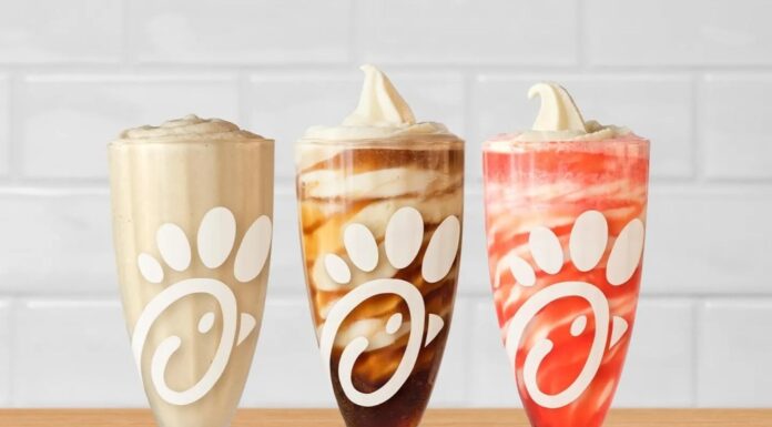 Chick-fil-A Оновлення меню з ретро-упаковкою та тенденцією “брудної газованої води”