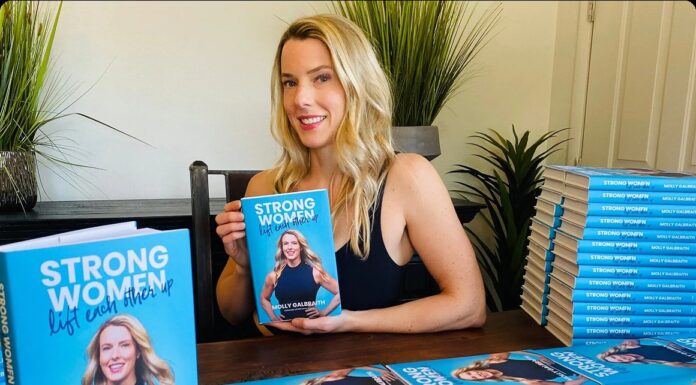 Ціль посилює розширення прав і можливостей жінок за допомогою гасла «Сильні жінки підтримують одна одну»