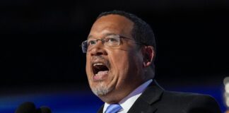 Sparatoria mortale a Minneapolis: il blocco federale delle indagini statali suscita indignazione