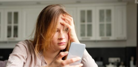 Прихований стрес Instagram: Як соціальні мережі посилюють тиск на підлітків та їхніх батьків при вступі до коледжу